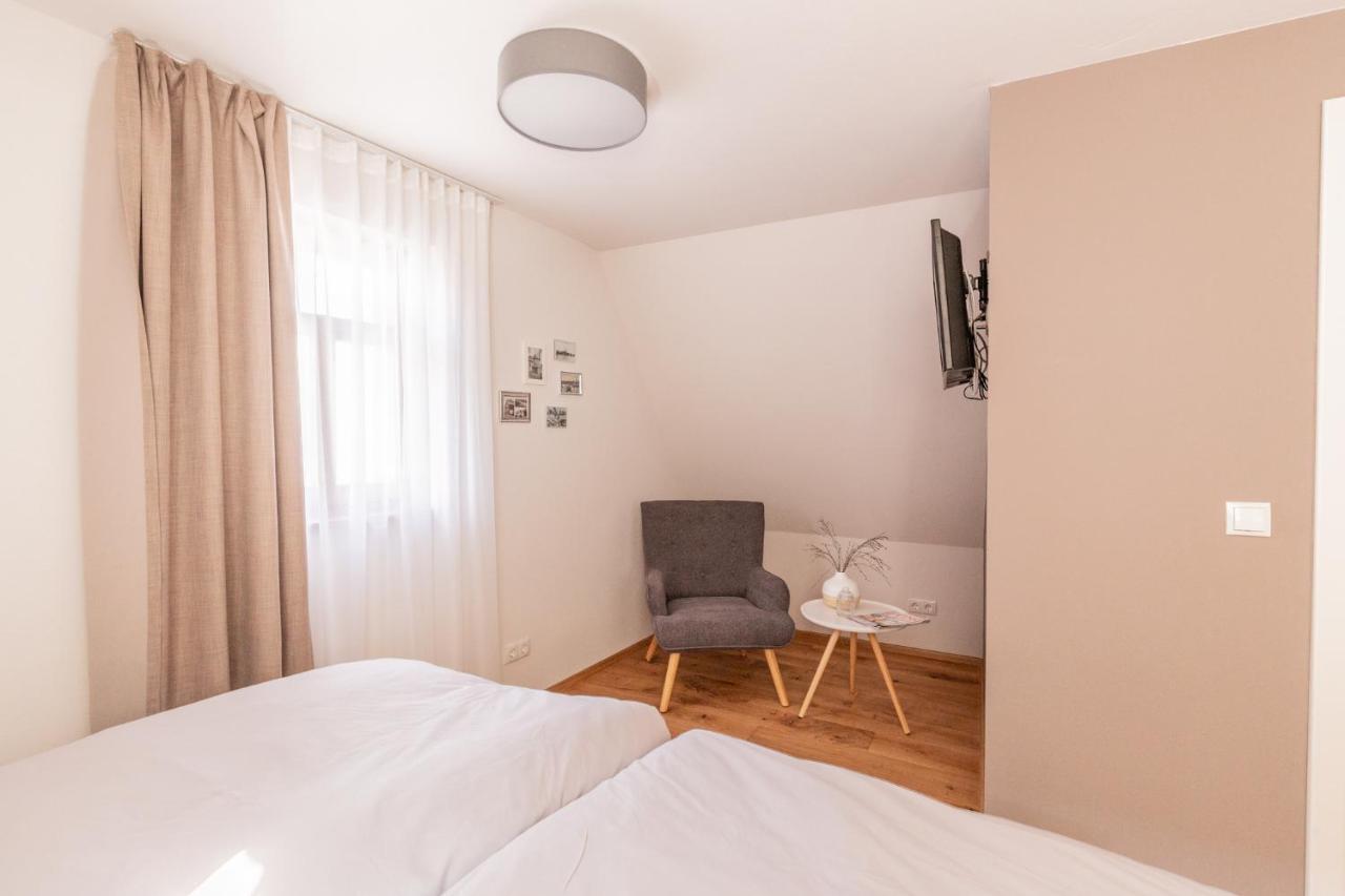 Maindrei - Schlafen Am Fluss Hotel Margetshoechheim Ngoại thất bức ảnh